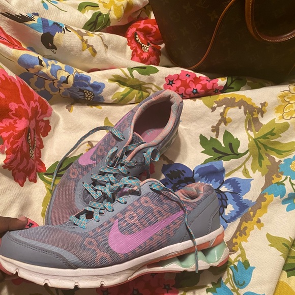 Colorful Nike Walking Shoes - Picture 3 of 6